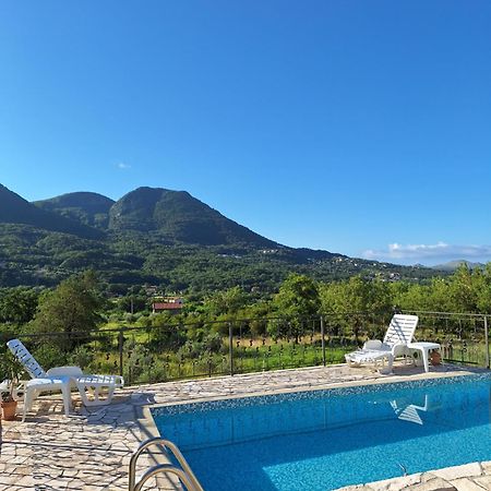 Apartmani Dumezic บาร์ ภายนอก รูปภาพ
