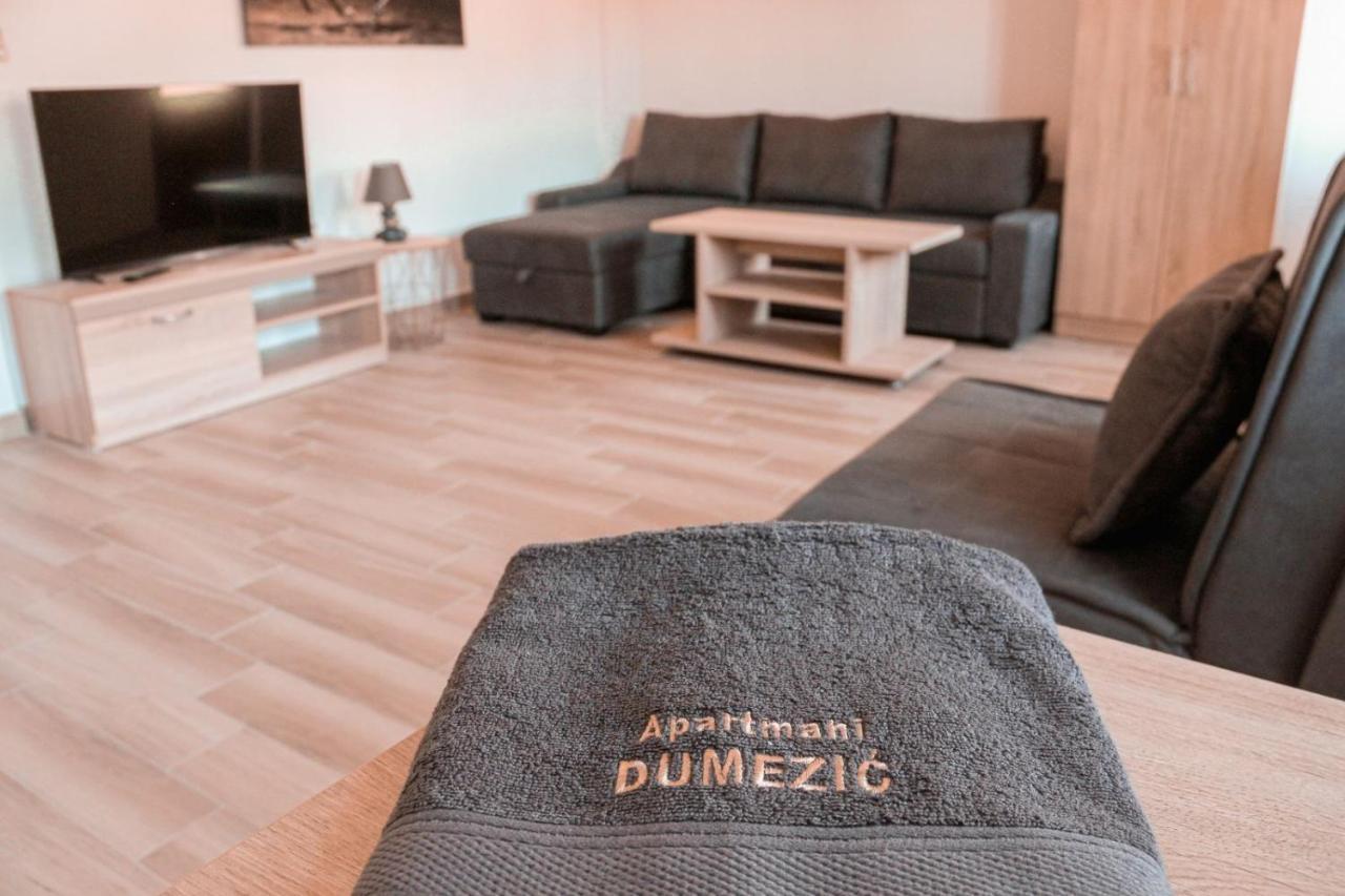 Apartmani Dumezic บาร์ ภายนอก รูปภาพ