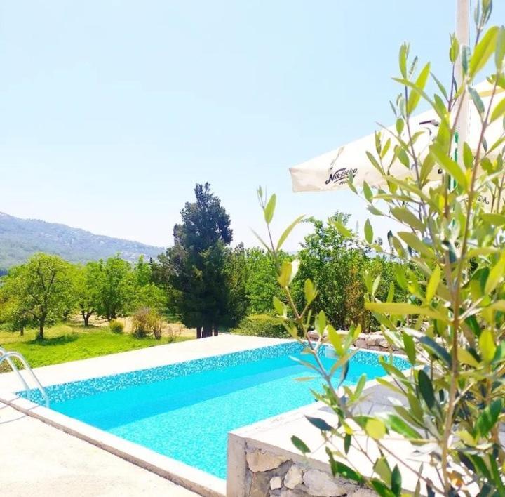 Apartmani Dumezic บาร์ ภายนอก รูปภาพ
