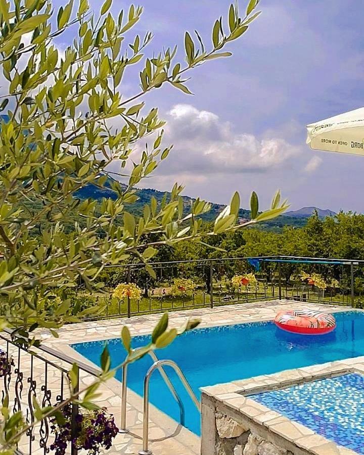 Apartmani Dumezic บาร์ ห้อง รูปภาพ
