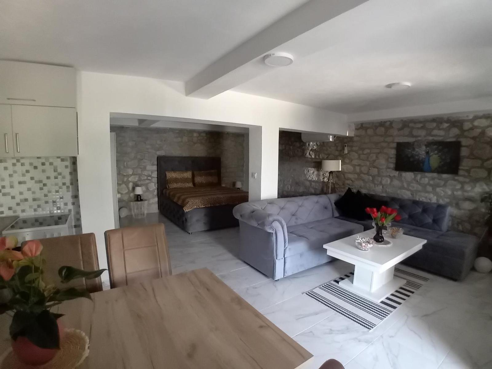 Apartmani Dumezic บาร์ ห้อง รูปภาพ